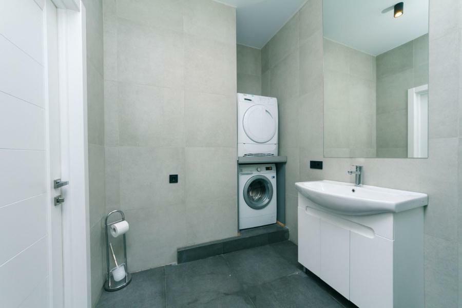 Hotrent Pechersk Lesy 20/22 Kyiv Exterior photo