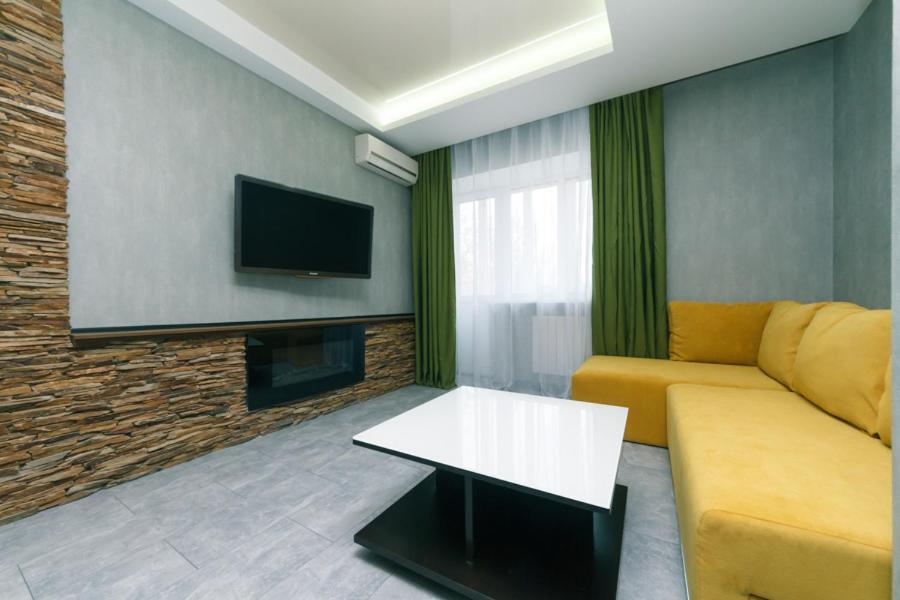 Hotrent Pechersk Lesy 20/22 Kyiv Exterior photo