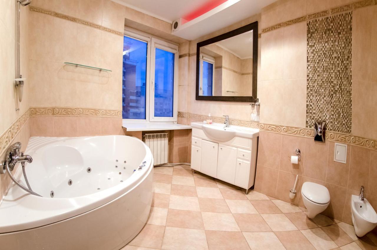 Hotrent Pechersk Lesy 20/22 Kyiv Exterior photo